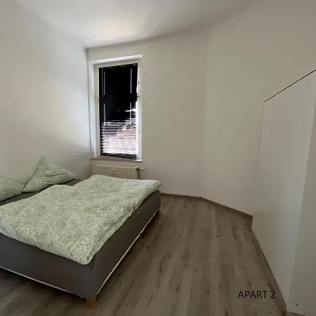 إن أوليغز شقة