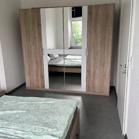 إن أوليغز شقة