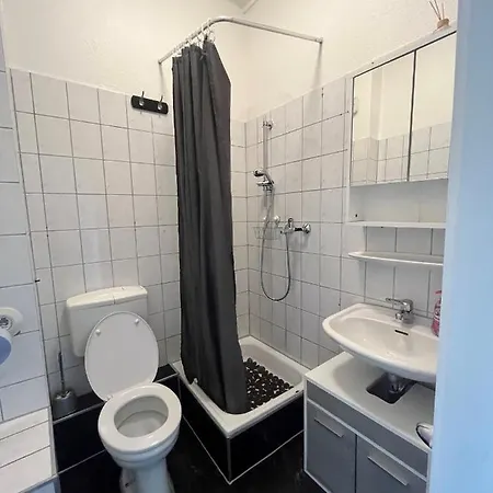 إن أوليغز شقة